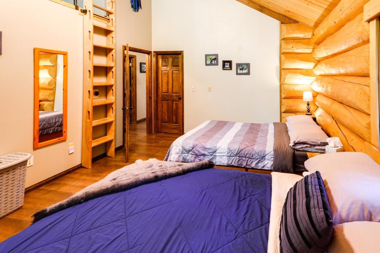 Riverside Log Cabin On-Site Aurora Viewing! North Pole Εξωτερικό φωτογραφία